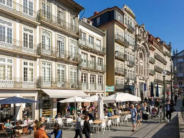 e6954260-9ea8-4f9b-bbaa-ee4ac3d7b885